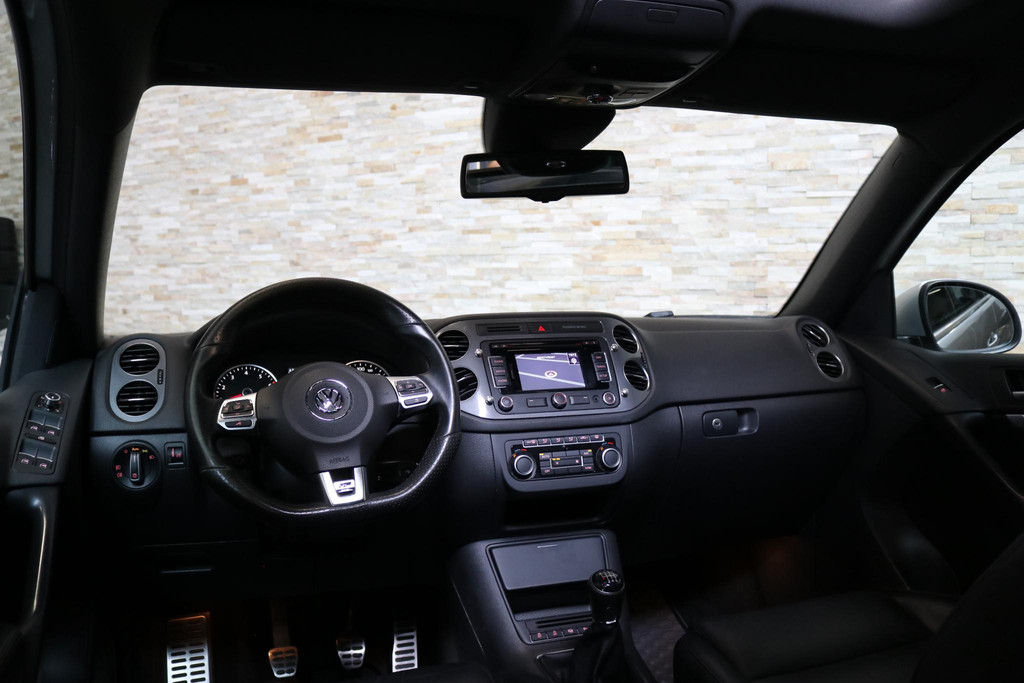 46426008-2.jpg