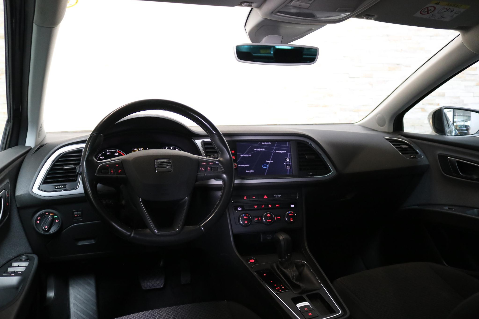 46930137-2.jpg