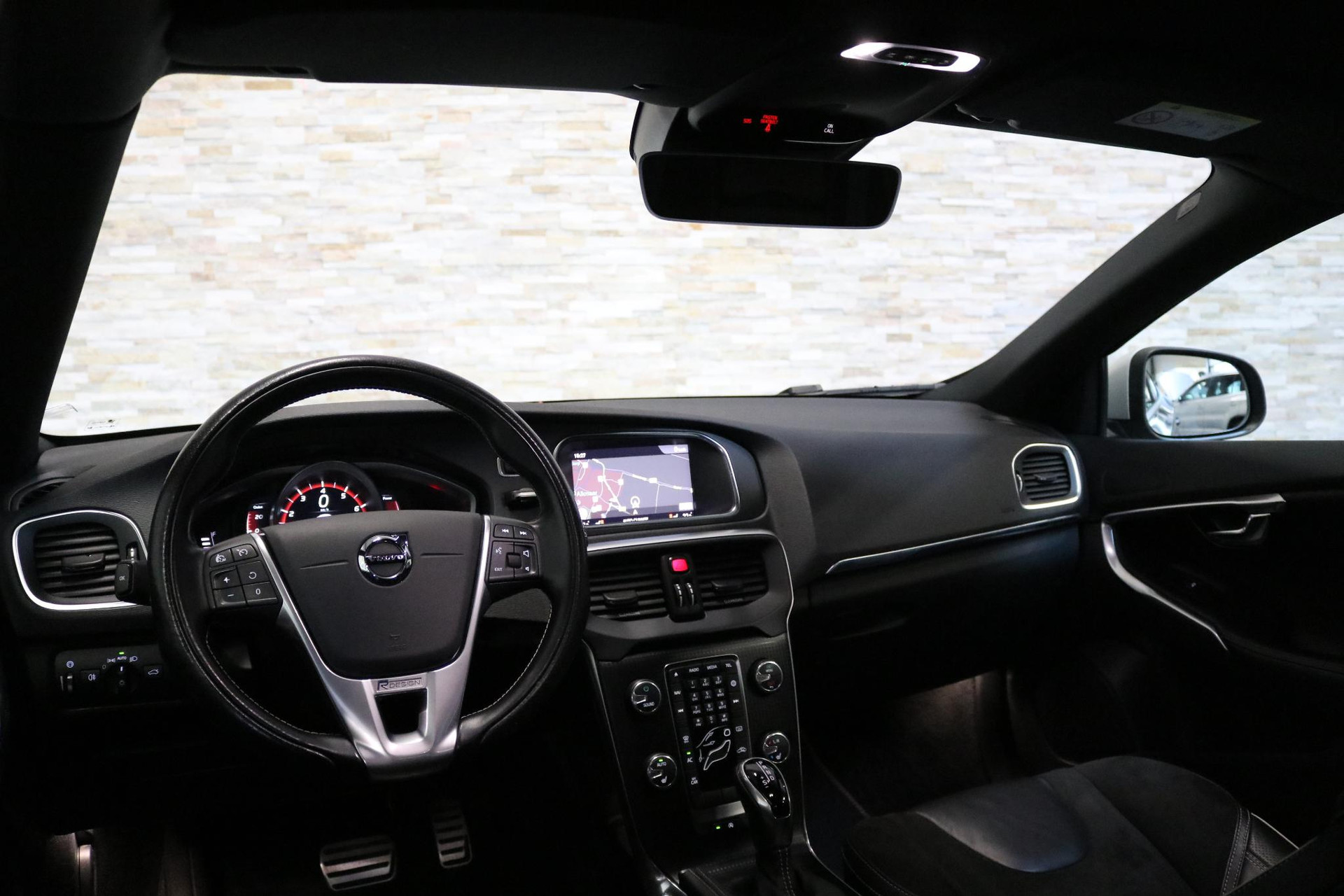 50662512-2.jpg