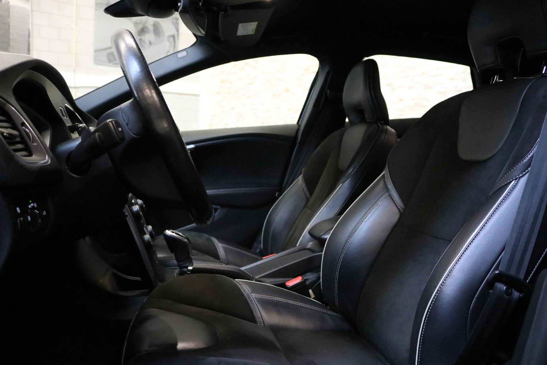50662512-3.jpg