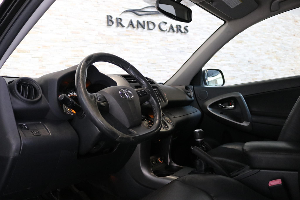 53167756-2.jpg