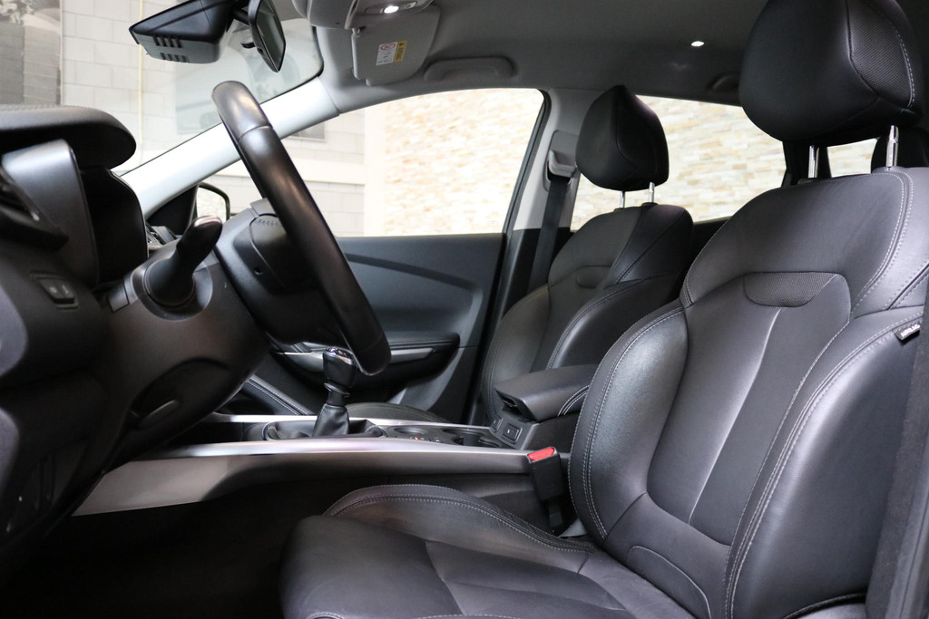 54279946-3.jpg