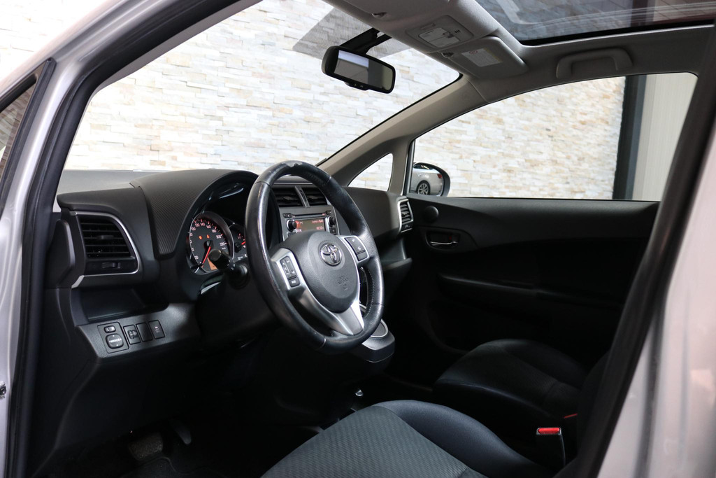 54362842-2.jpg