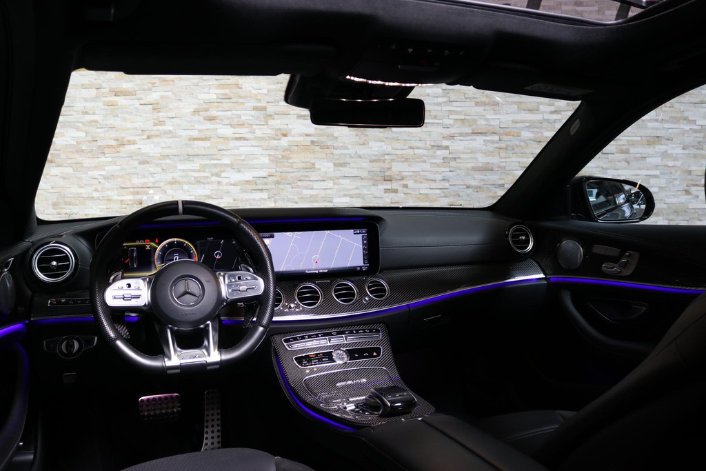 54480740-2.jpg