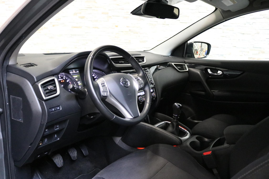 57647651-2.jpg
